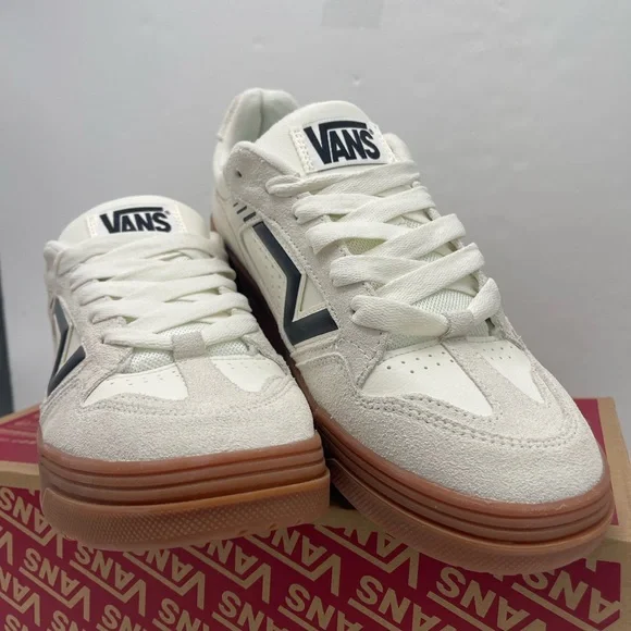 Vans Men’s Upland
Suede Marshmallow/Gum
VN000D250VM Sneakers - Picture 6 of 16